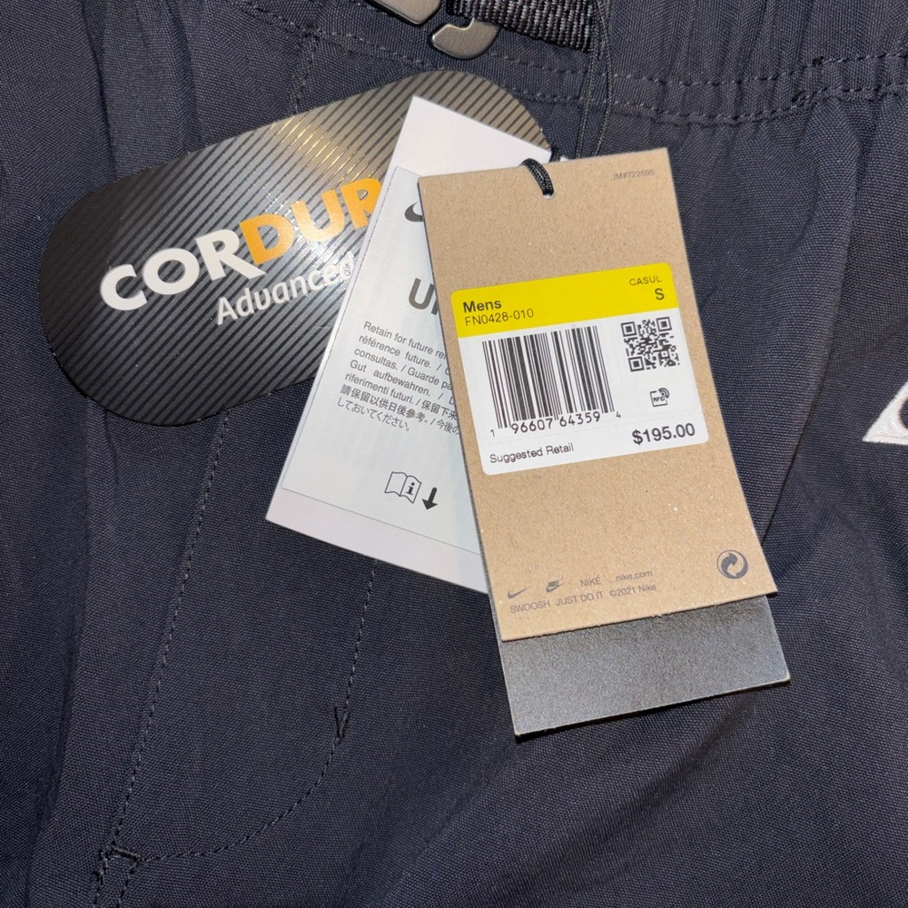 Nike ACG Cargo convertible pants. New! Small men’s - Picture 8 of 9